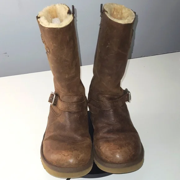 UGG Boots - Picture 3 of 6